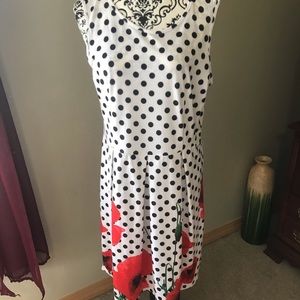 Women’s large dress with white, black and red